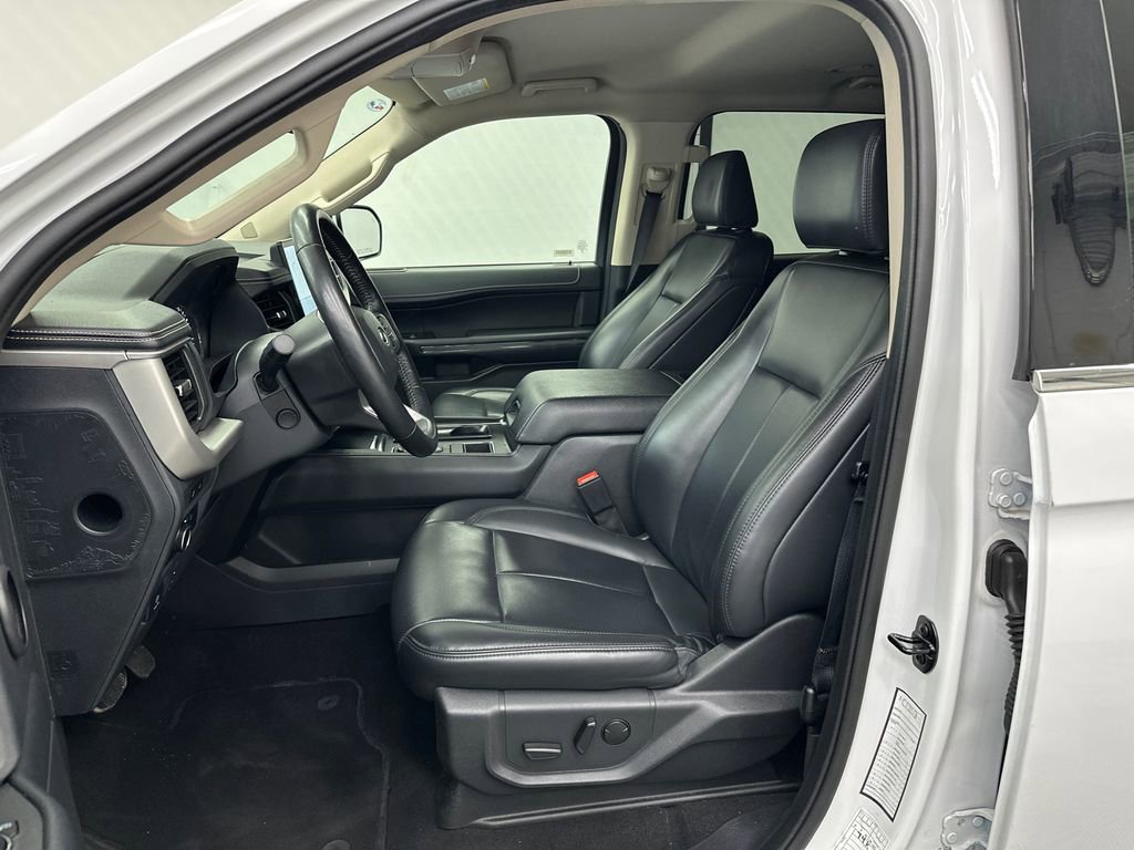 Used 2024 Ford Expedition Max XLT image 9