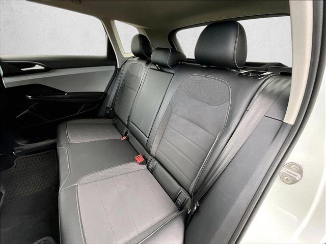 Used 2022 Volkswagen Taos SE image 28