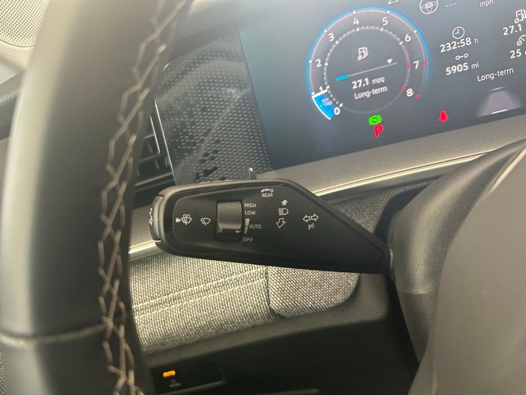 Used 2025 Volkswagen Tiguan S image 23