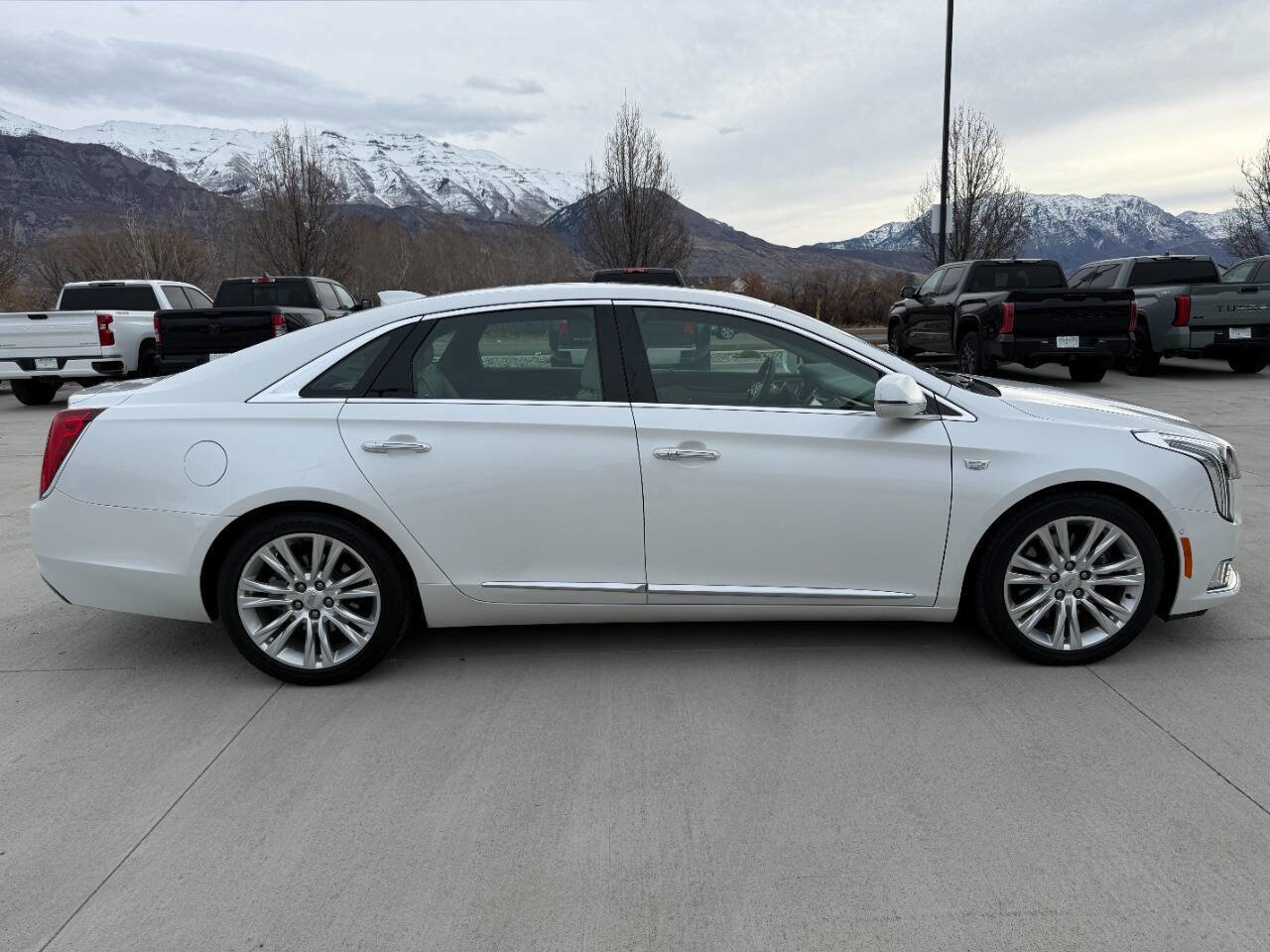 Used 2018 Cadillac XTS Luxury w/ Driver Awareness Package image 2