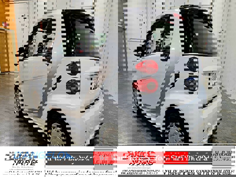 Used 2015 smart fortwo passion image 7