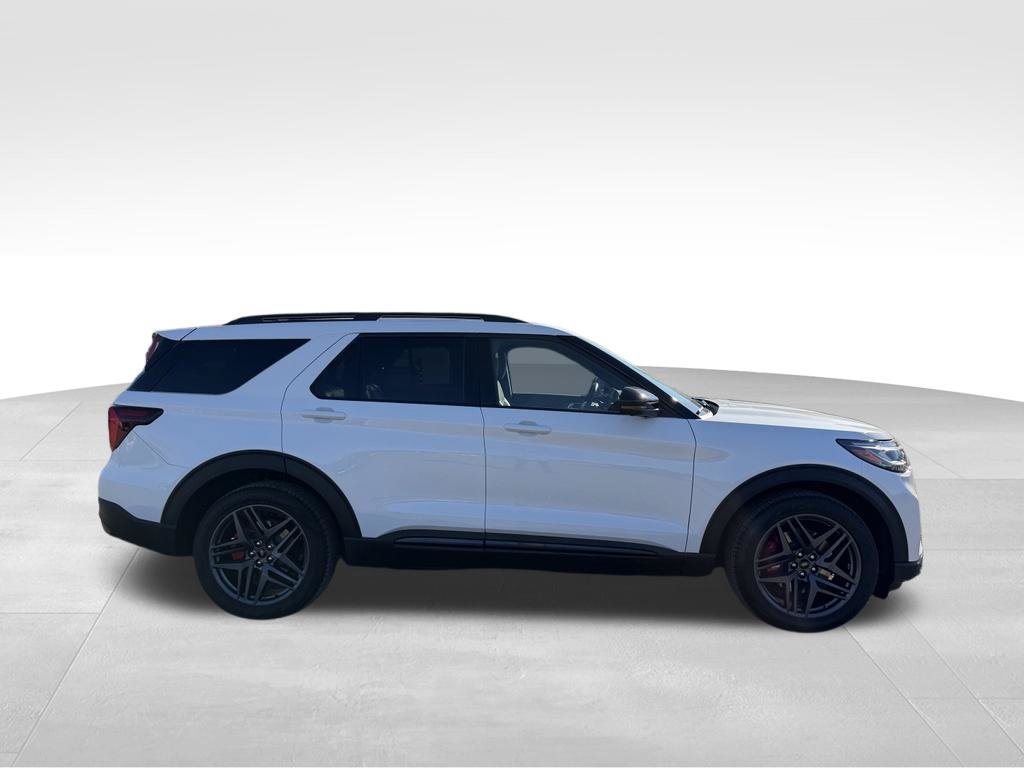 Used 2025 Ford Explorer ST AWD/4WD image 25