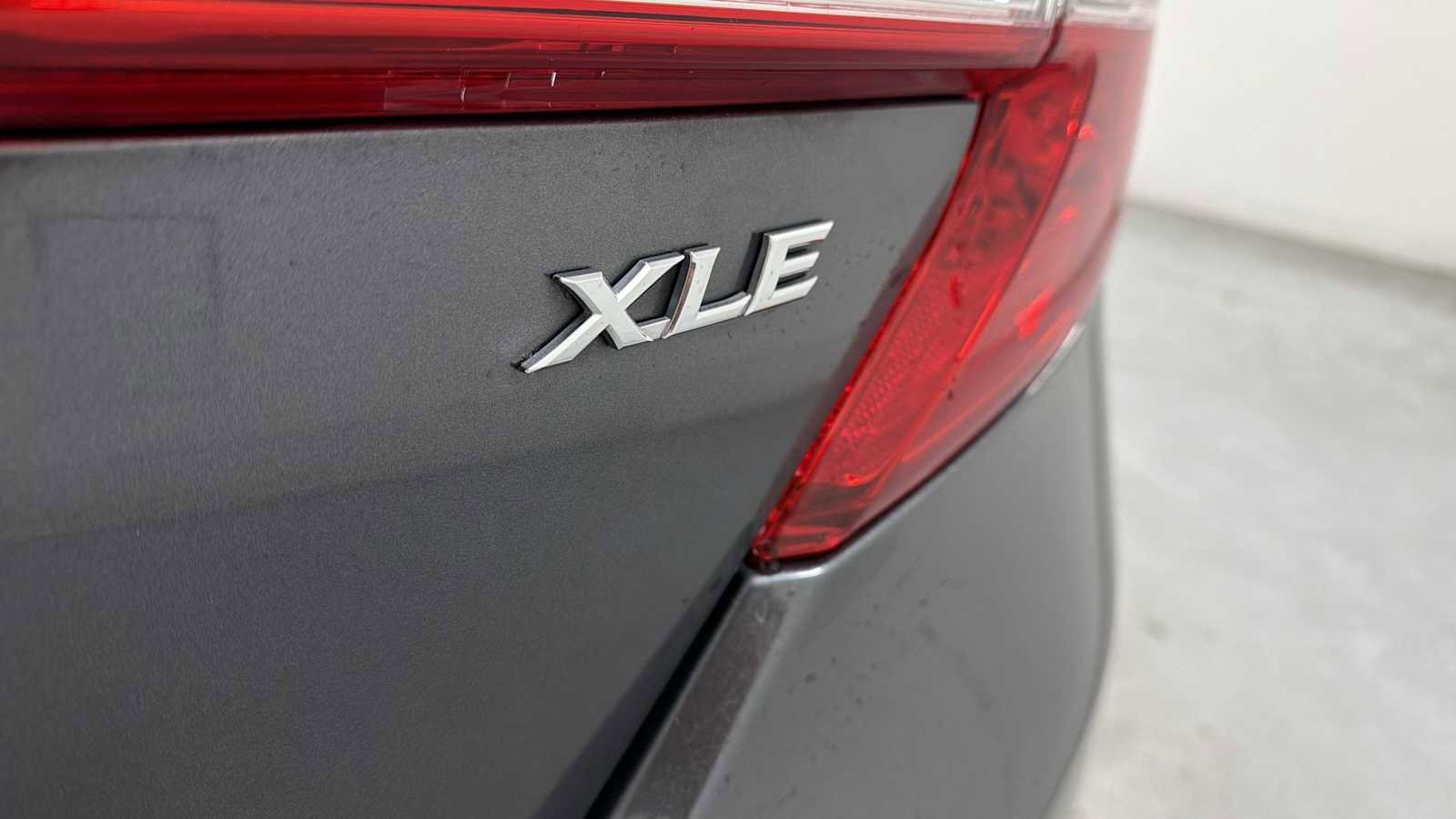 Used 2013 Toyota Camry XLE w/ Convenience Pkg image 29