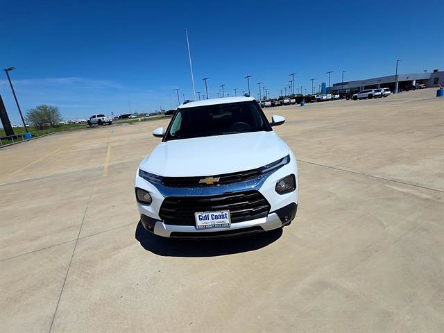 Used 2023 Chevrolet TrailBlazer LT w/ Convenience Package AWD/4WD image 2