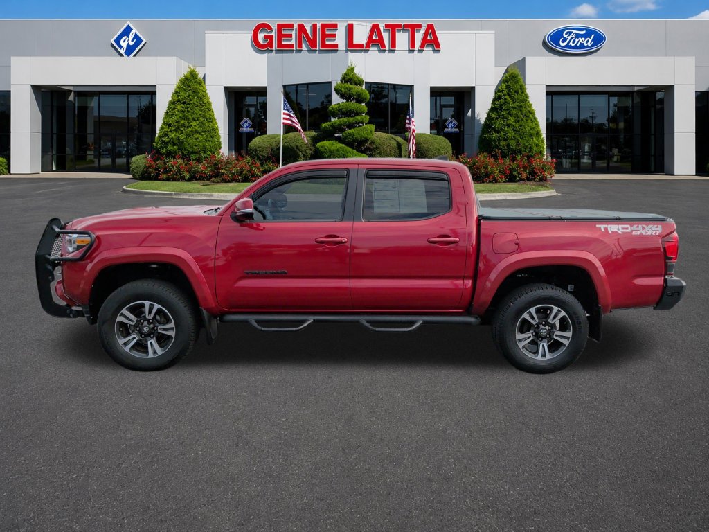 Used 2019 Toyota Tacoma TRD Sport AWD/4WD image 4