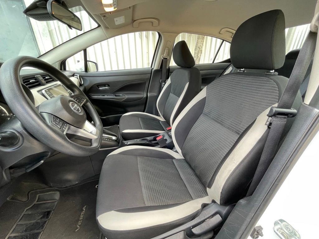 Used 2022 Nissan Versa SV image 22