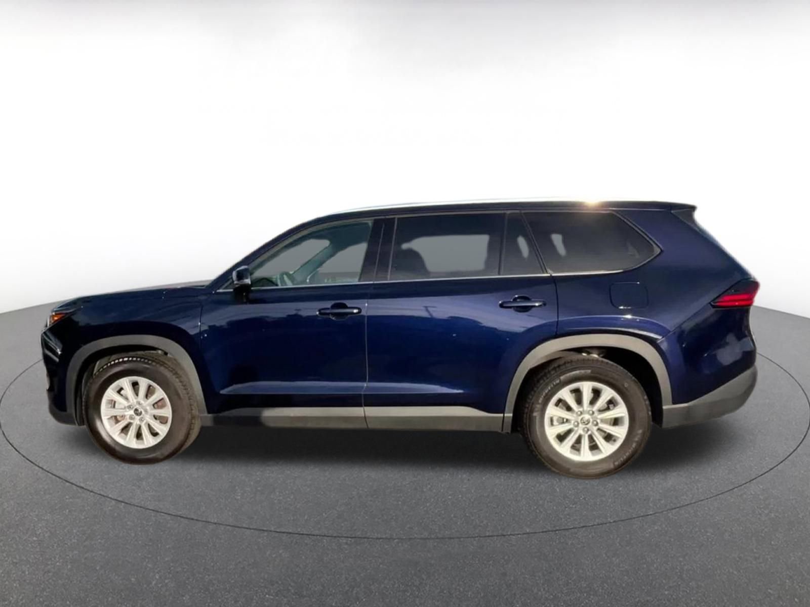 Used 2025 Toyota Grand Highlander FWD image 9