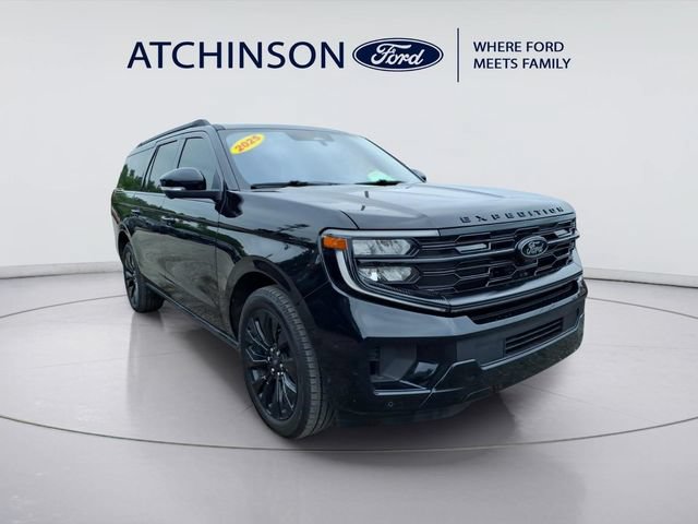 Used 2025 Ford Expedition Max Platinum w/ Stealth Appearance Package AWD/4WD image 3