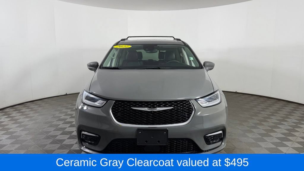 Used 2022 Chrysler Pacifica Touring-L FWD image 2