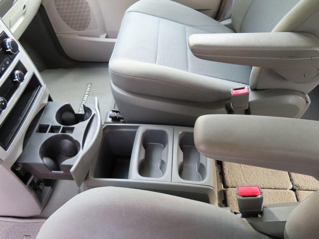 Used 2009 Chrysler Town & Country LX FWD image 15