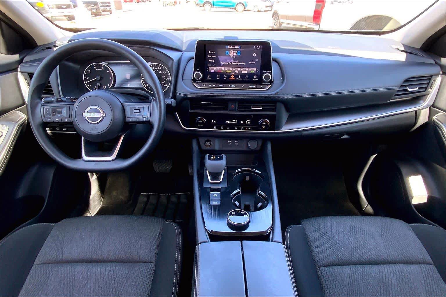 Used 2024 Nissan Rogue SV image 16
