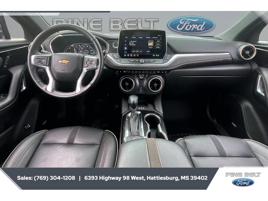 Used 2025 Chevrolet Blazer Premier w/ Enhanced Convenience Package AWD/4WD image 13