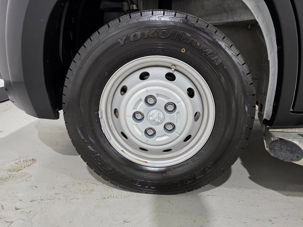 Used 2023 RAM ProMaster 2500 image 7