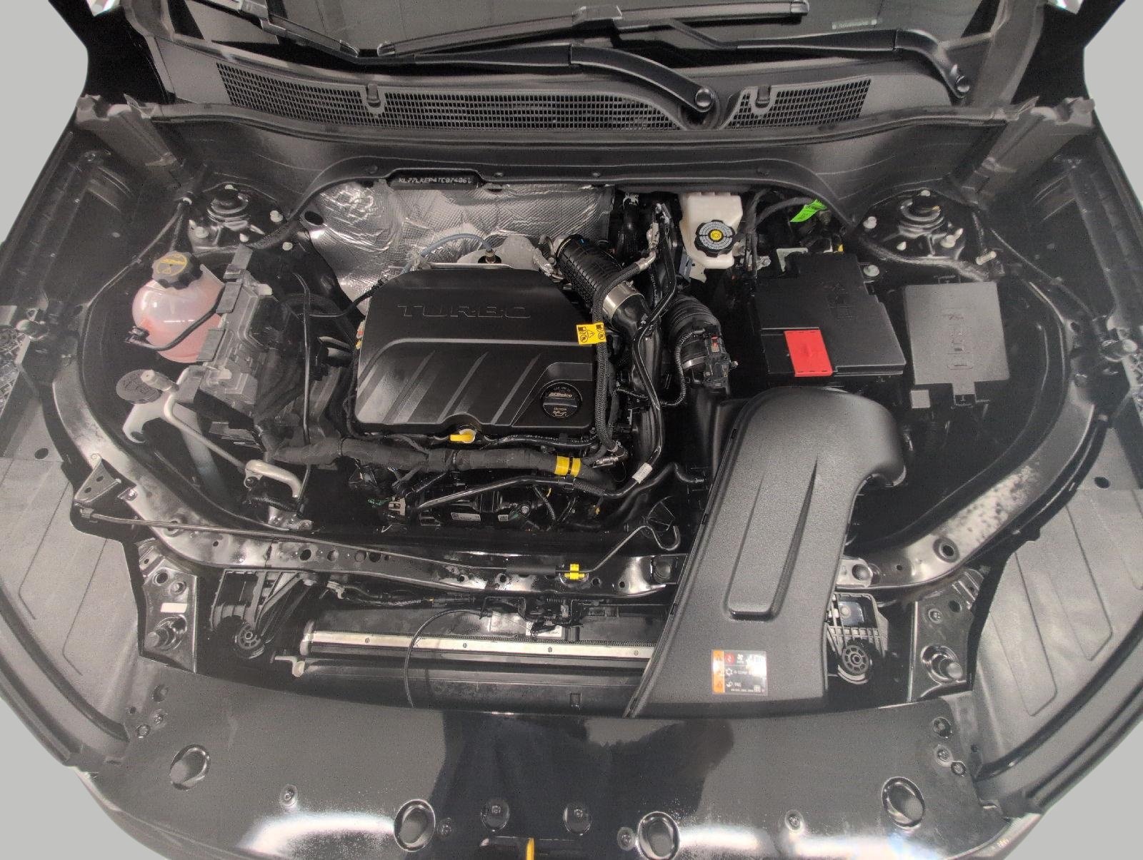 Used 2026 Chevrolet Trax ACTIV w/ Sunroof Package FWD image 8
