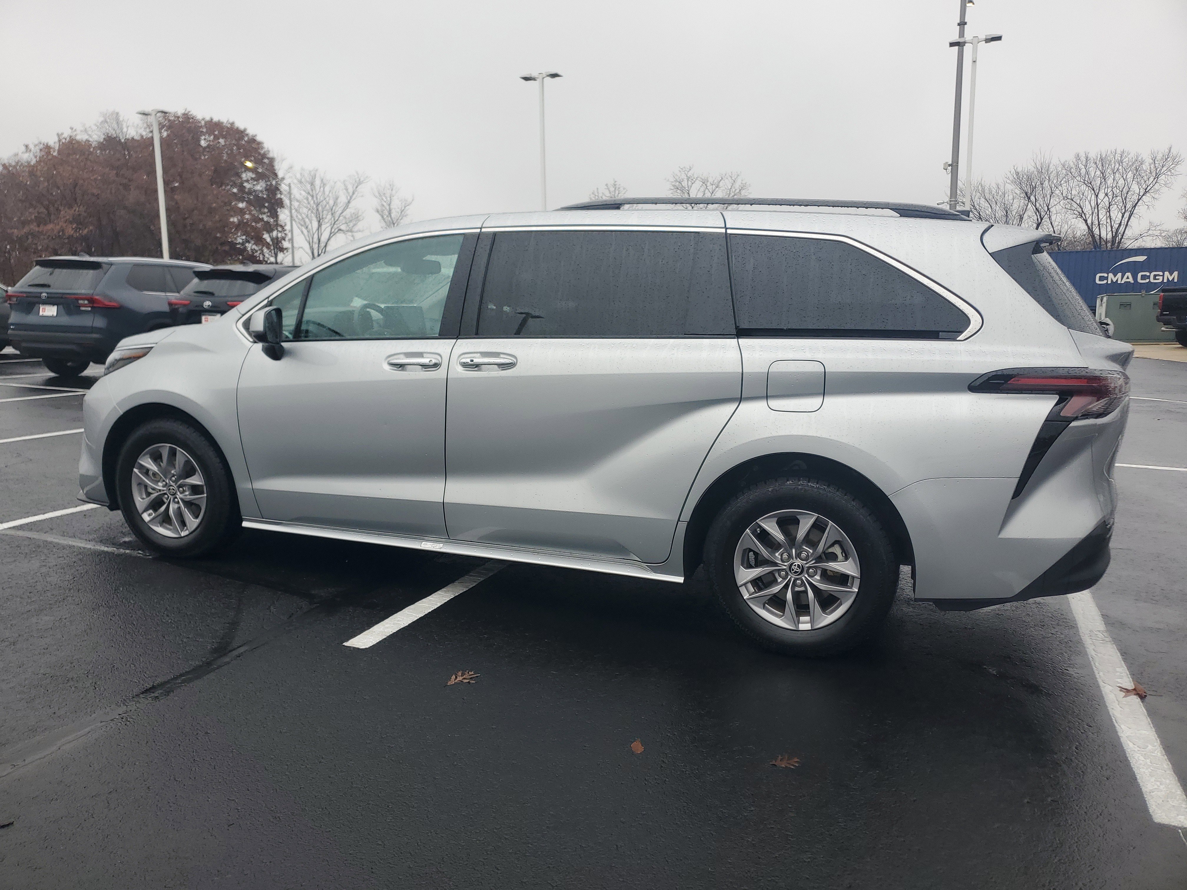 Certified 2024 Toyota Sienna XLE image 4