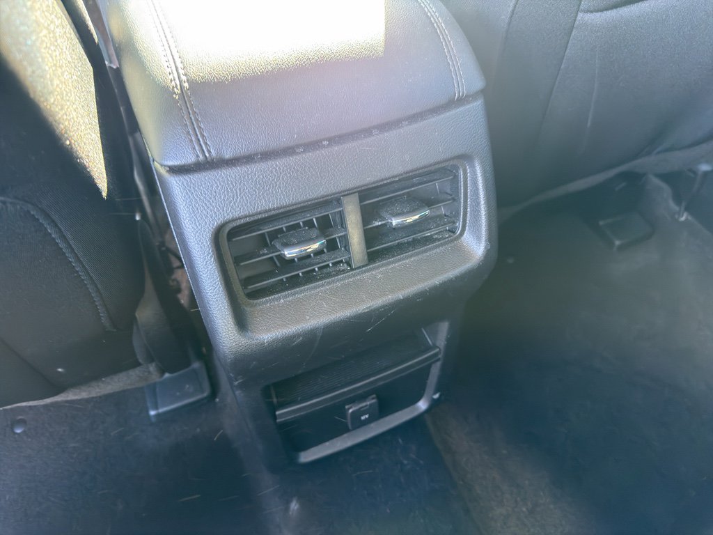 Used 2019 Ford Edge SE w/ SE Fleet Driver's Package FWD image 12