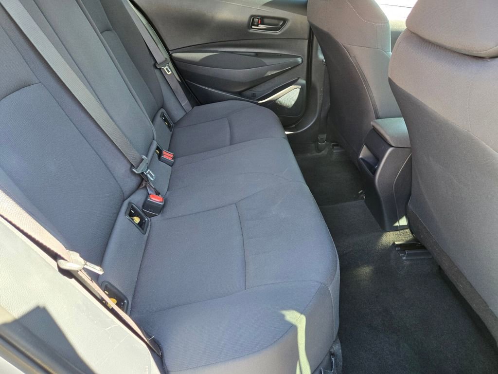 Used 2022 Toyota Corolla LE FWD image 19