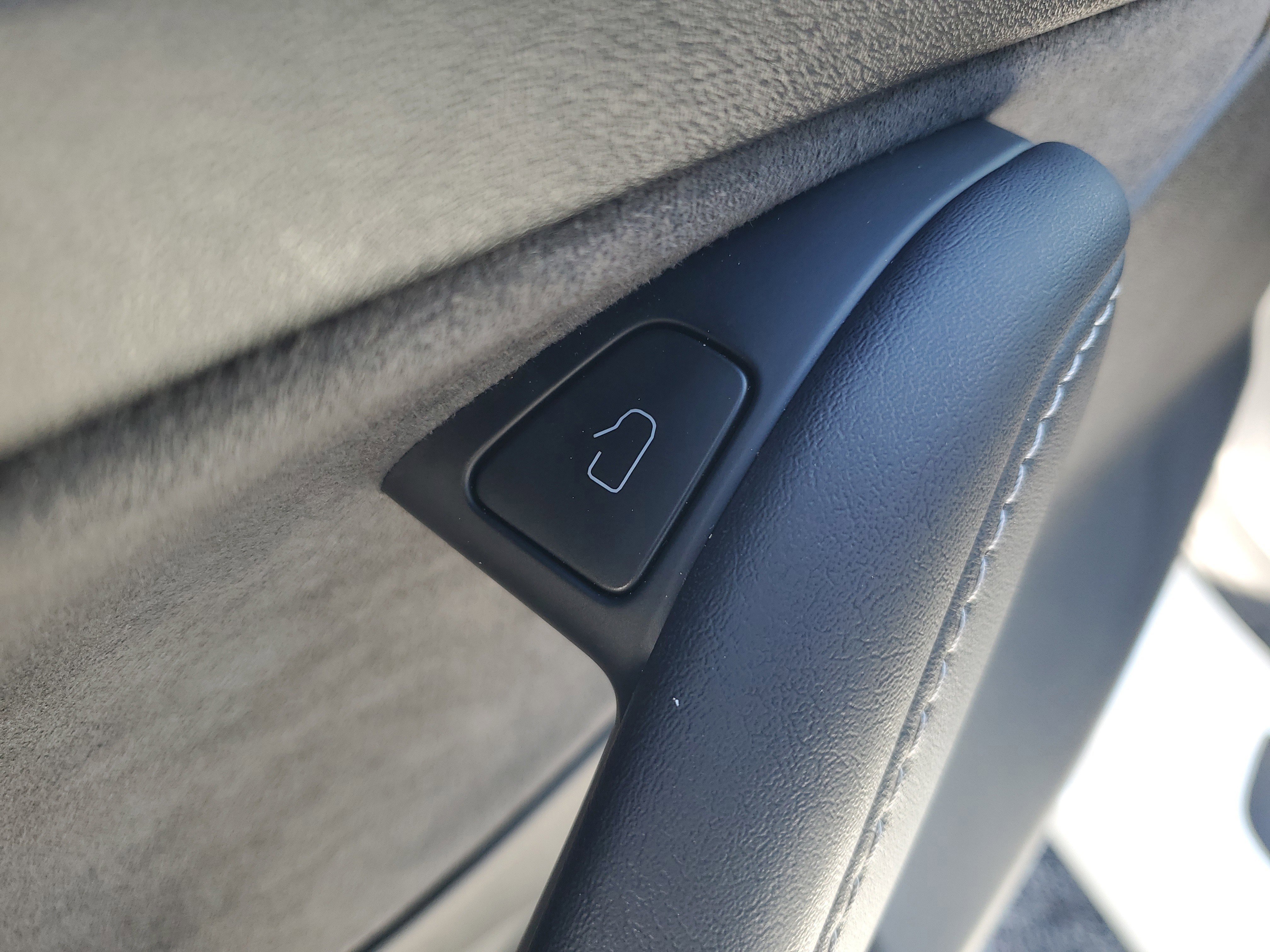 Used 2023 Tesla Model 3 Standard Range image 12