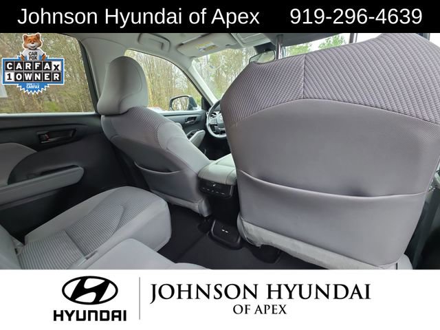 Used 2021 Toyota Highlander L image 21