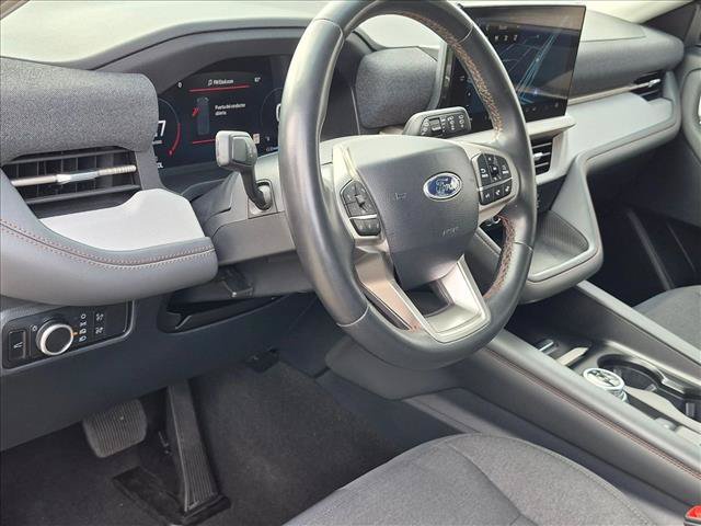 Certified 2025 Ford Explorer Active RWD image 9