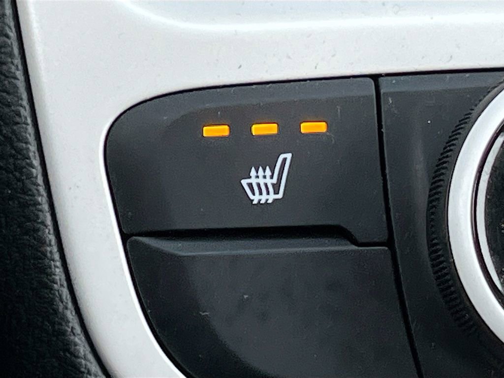 Used 2025 Hyundai Venue Limited image 21