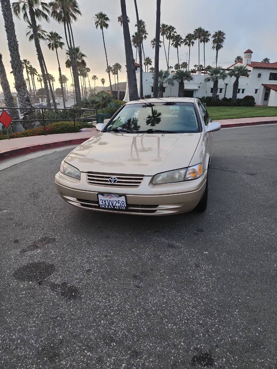 Used 1998 Toyota Camry XLE FWD image 3