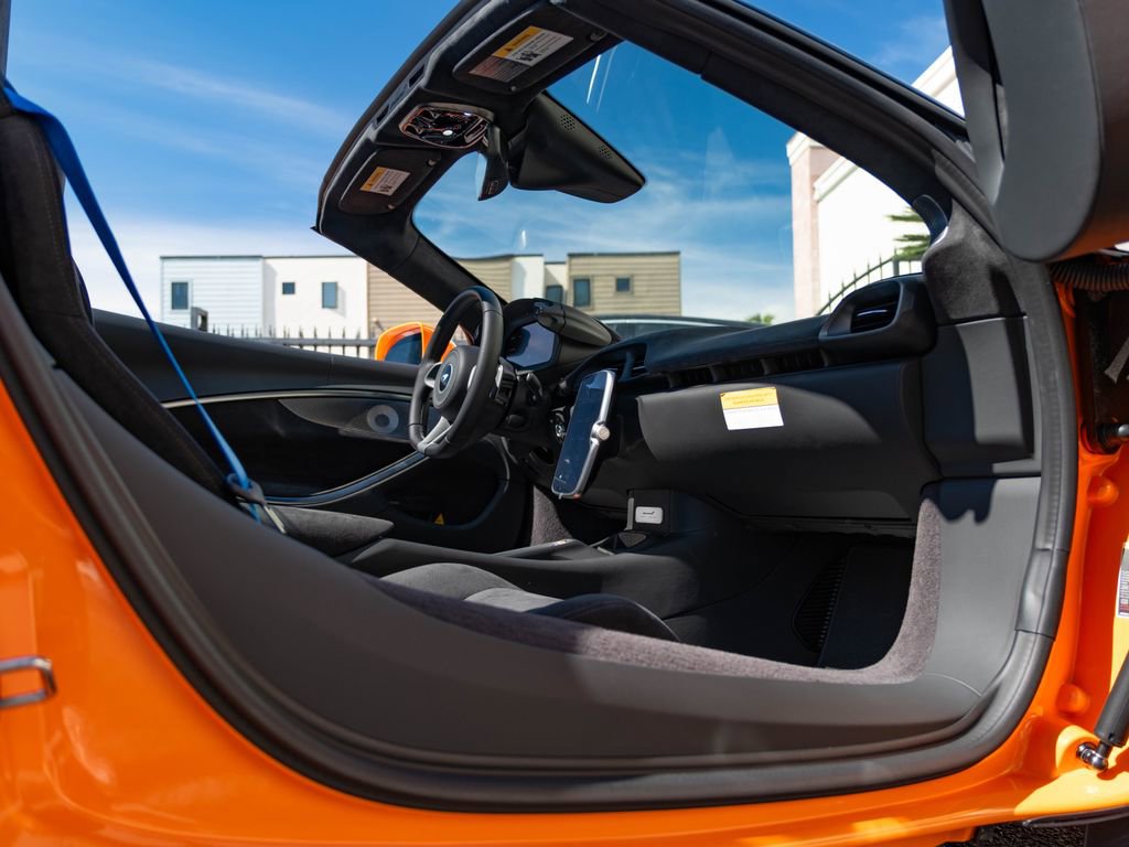 New 2026 McLaren Artura Spider image 10