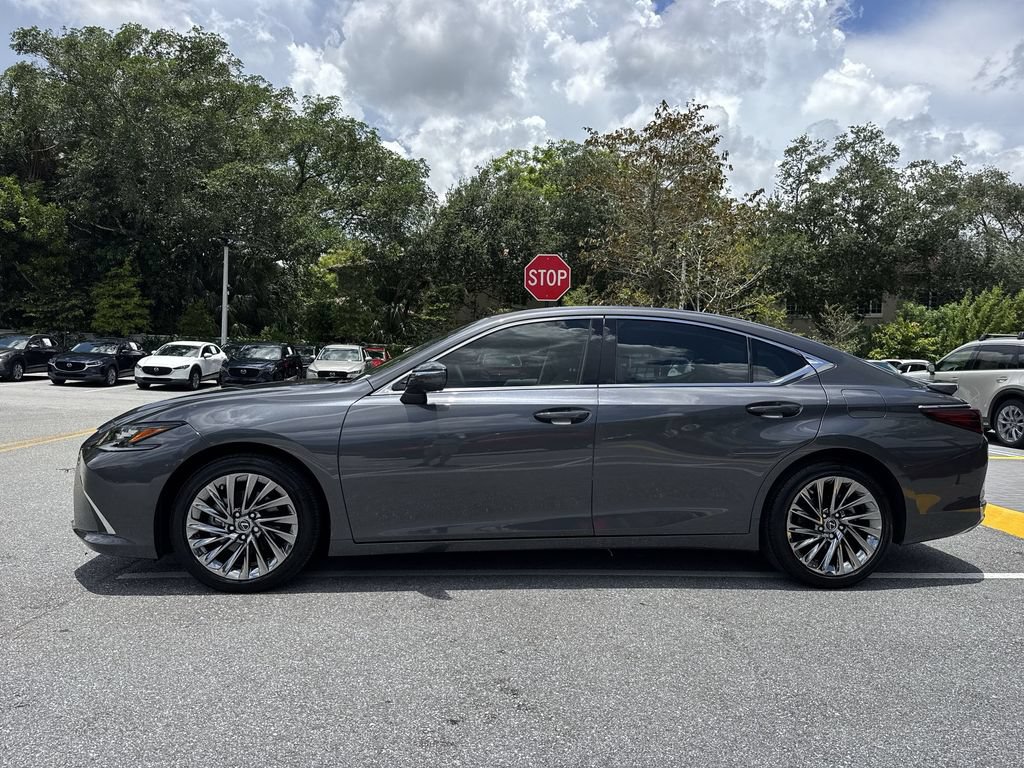 Used 2024 Lexus ES 300h Ultra Luxury w/ Accessory Package (Z2) FWD image 27