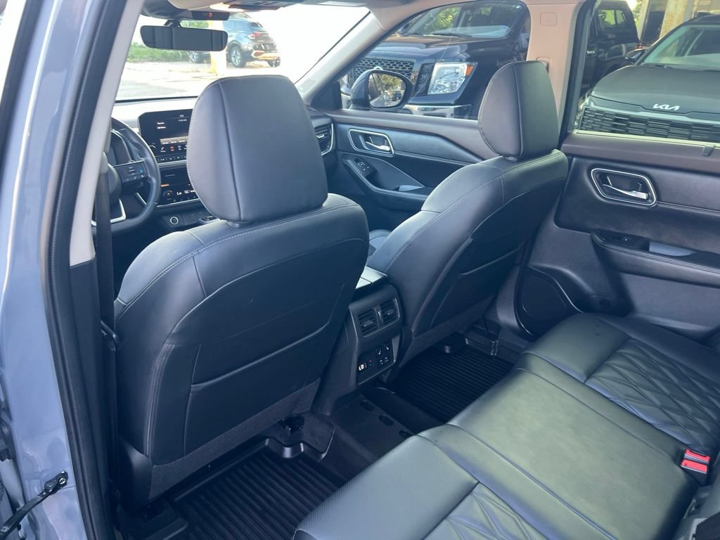 Certified 2023 Nissan Rogue Platinum w/ Platinum Premium Package AWD/4WD image 10