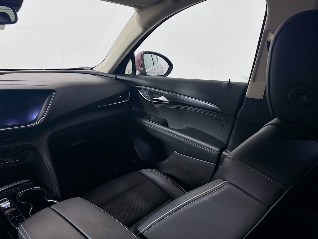 Used 2022 Buick Envision Essence w/ Technology Package I FWD image 25