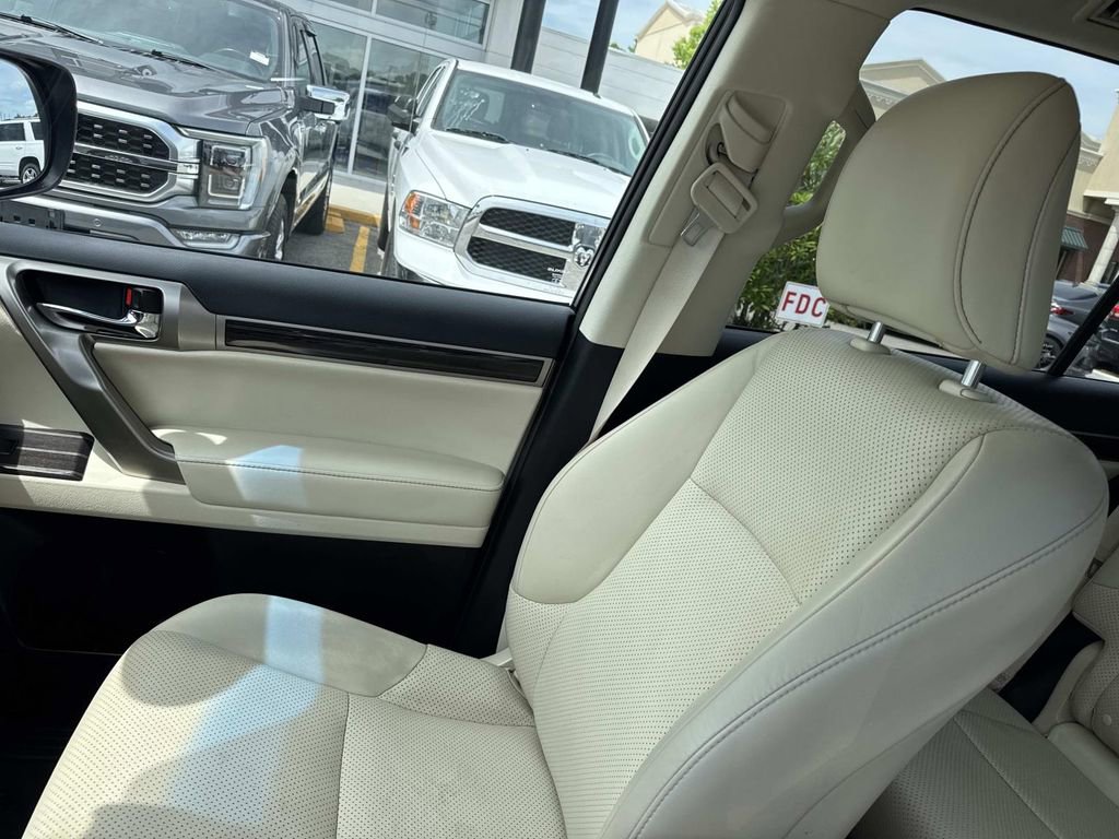 Used 2021 Lexus GX 460 Luxury w/ Off Road Package AWD/4WD image 16