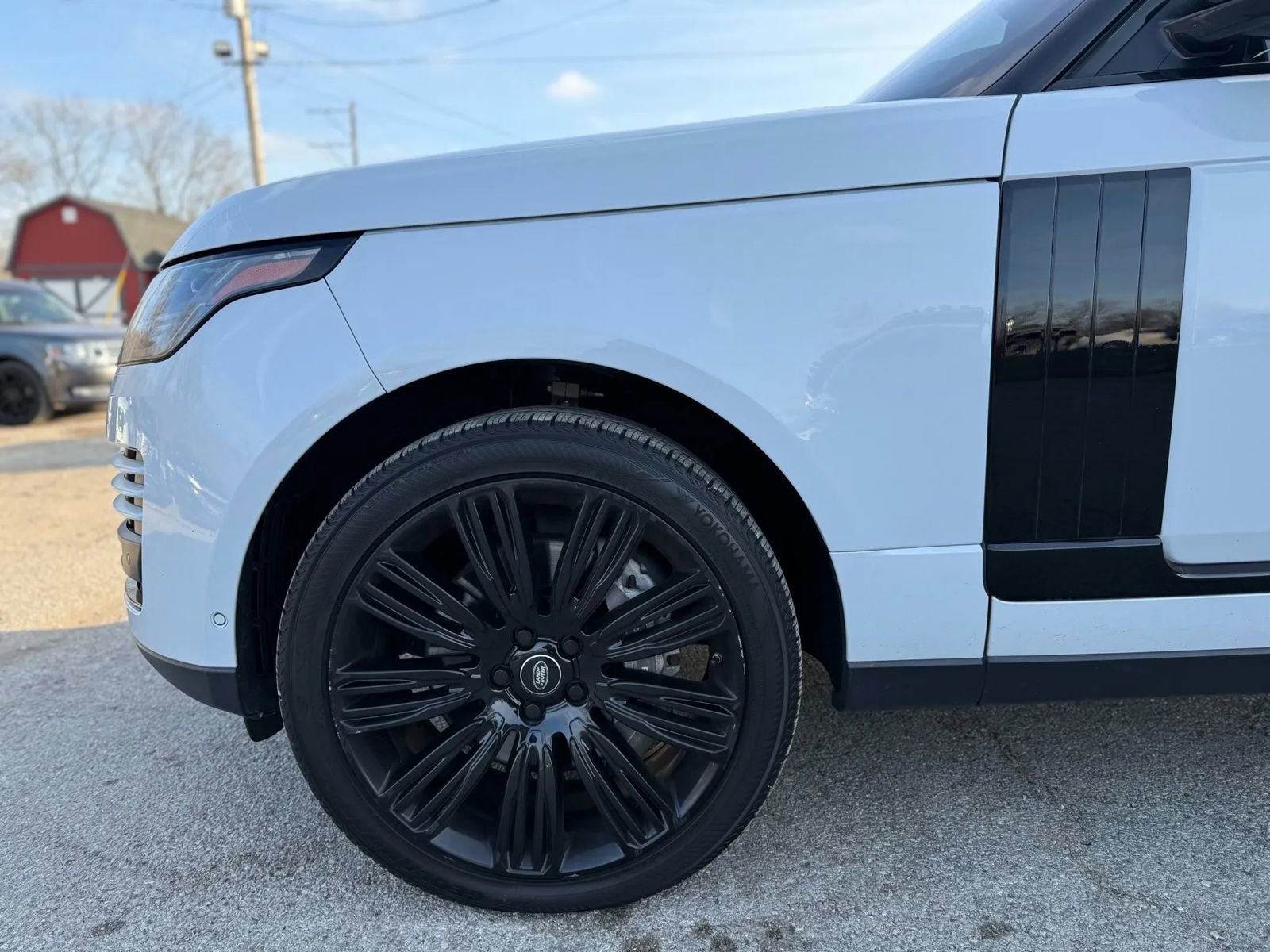 Used 2018 Land Rover Range Rover Supercharged image 2