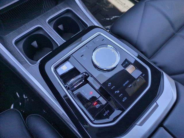 Used 2024 BMW 740i RWD image 12