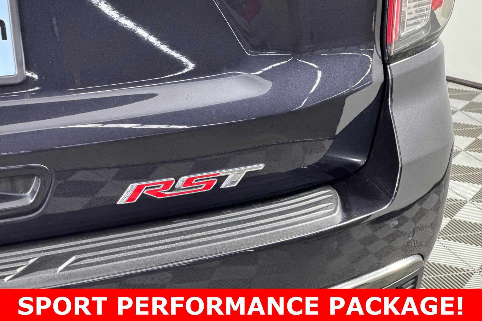 Used 2022 Chevrolet Tahoe RST w/ Sport Performance Package image 11