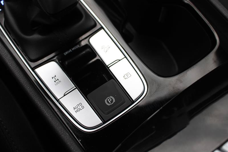 Used 2023 Hyundai Santa Cruz SE AWD/4WD image 16