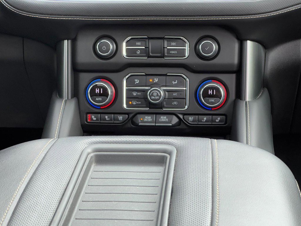 Used 2021 Chevrolet Suburban Premier w/ Premium Package image 16