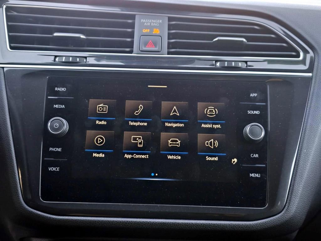 Used 2024 Volkswagen Tiguan SE R-Line image 16