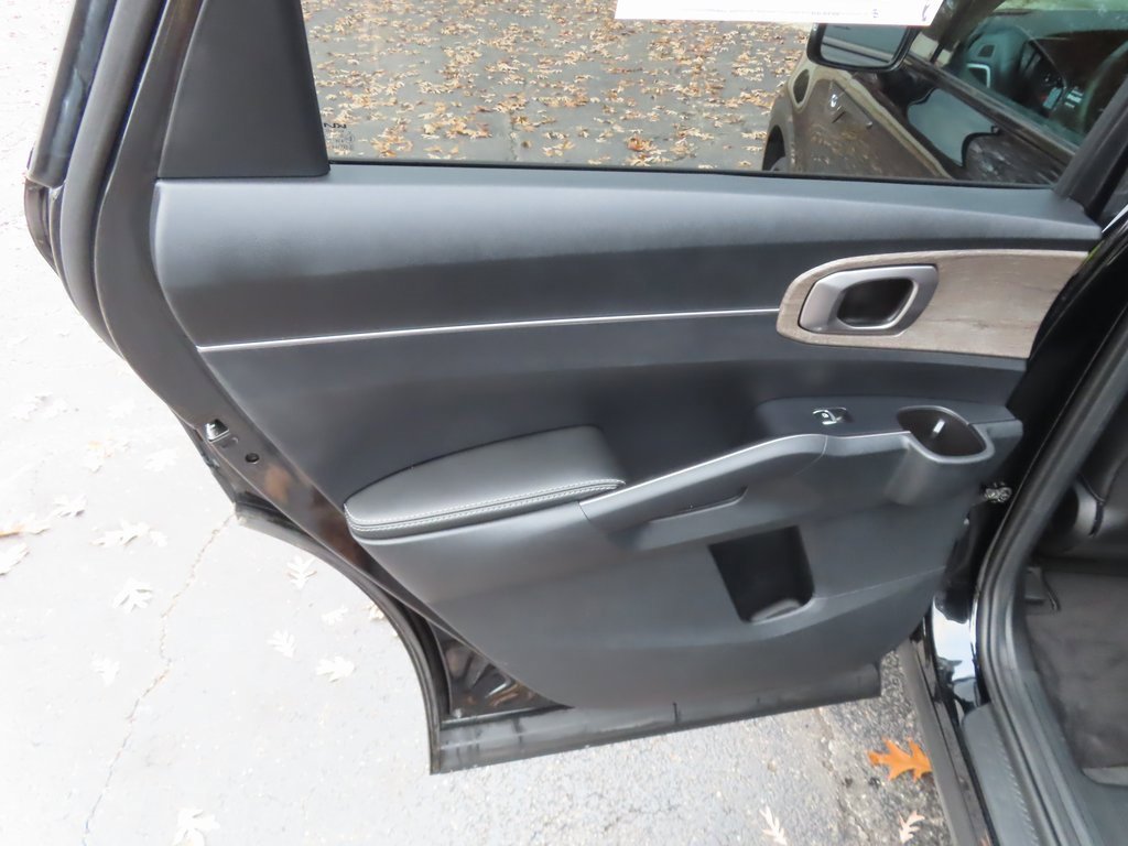 Certified 2023 Kia Sorento S w/ Panoramic Sunroof Package image 26