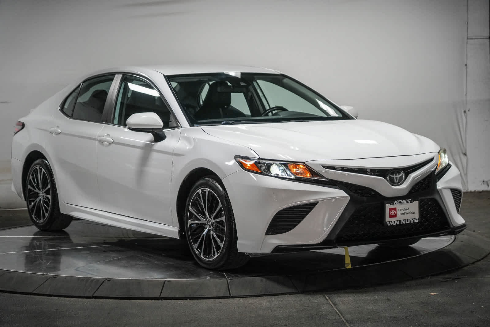 Certified 2019 Toyota Camry SE w/ Carpet Mat Package FWD image 8