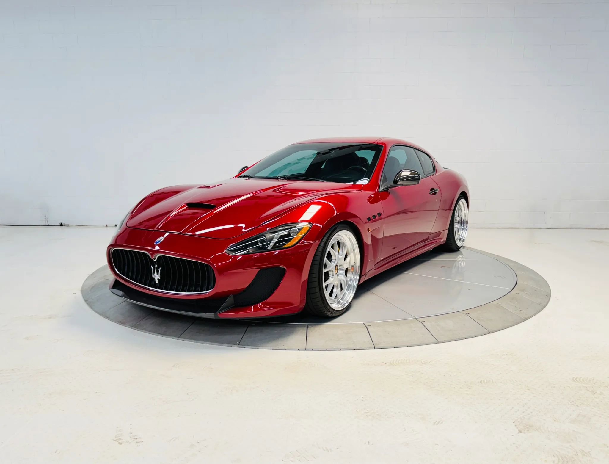 Used 2014 Maserati GranTurismo MC RWD image 3