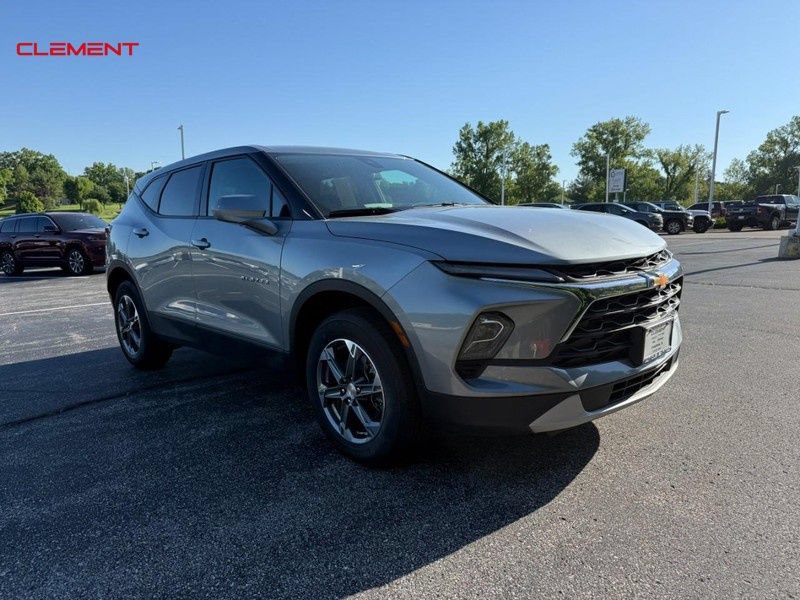 Used 2025 Chevrolet Blazer LT AWD/4WD image 11