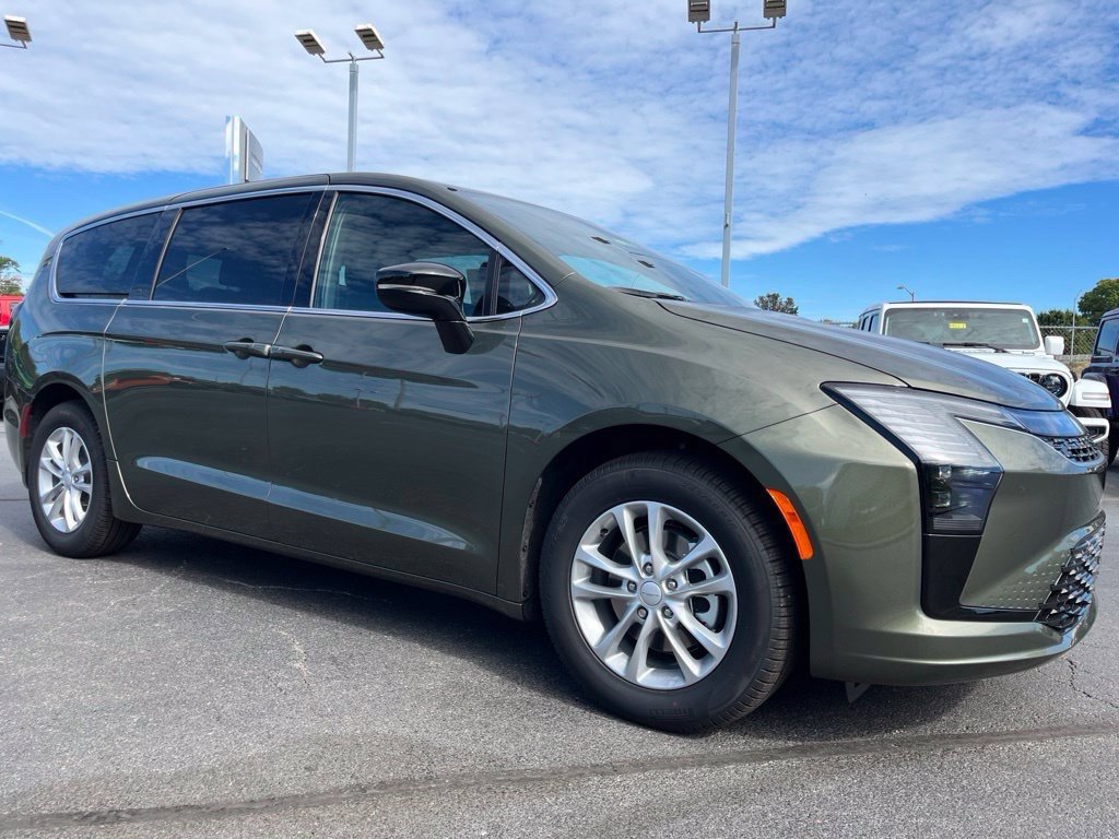 New 2027 Chrysler Pacifica Select FWD image 44