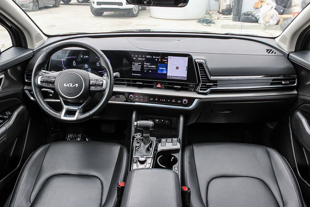 Used 2025 Kia Sportage EX FWD image 13