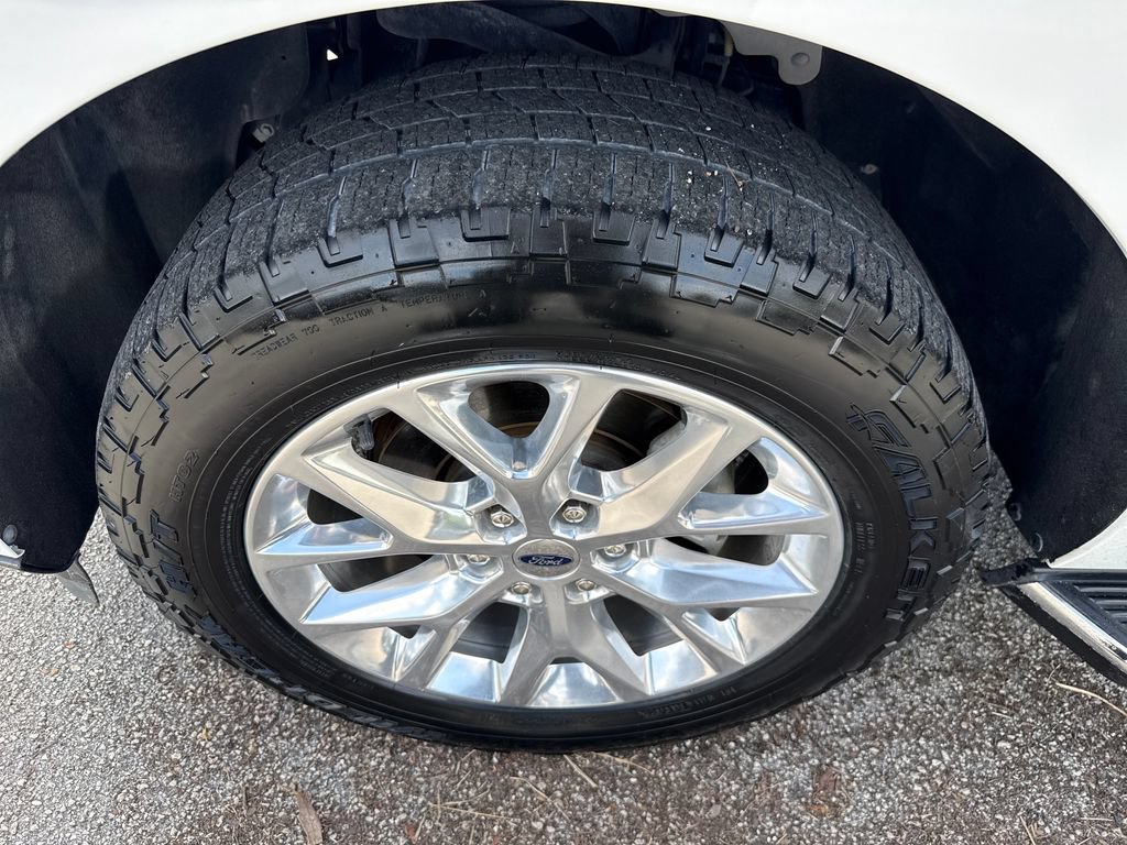 Used 2020 Ford Expedition Max XLT w/ Equipment Group 202A RWD image 13