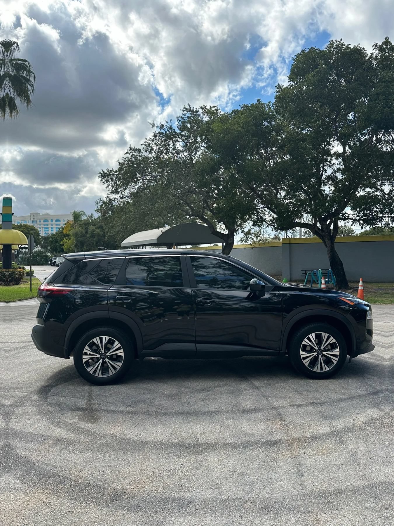 Used 2023 Nissan Rogue SV AWD/4WD image 25