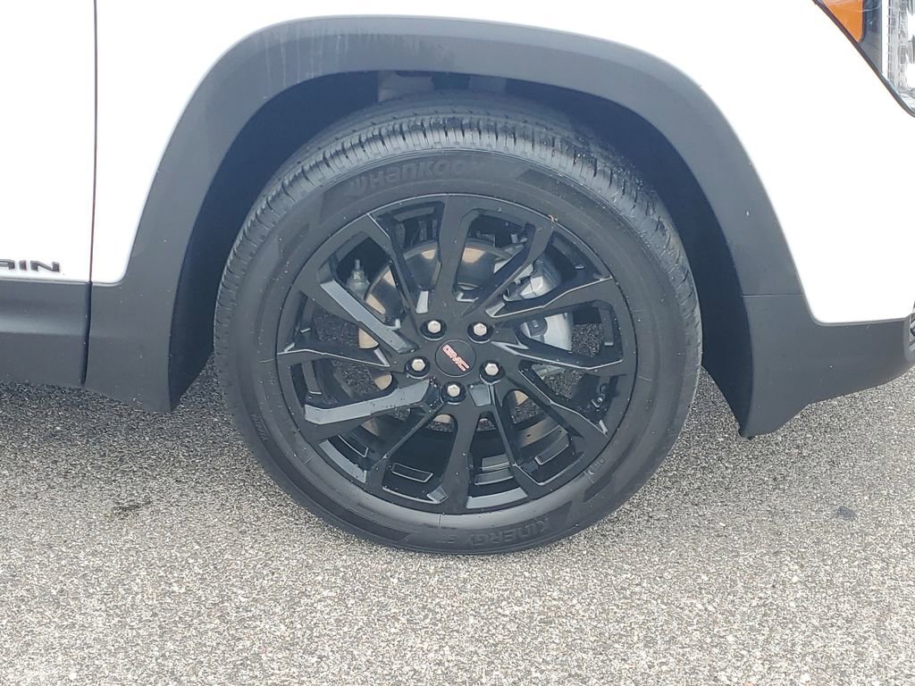 Used 2023 GMC Terrain SLT w/ Elevation Edition image 7