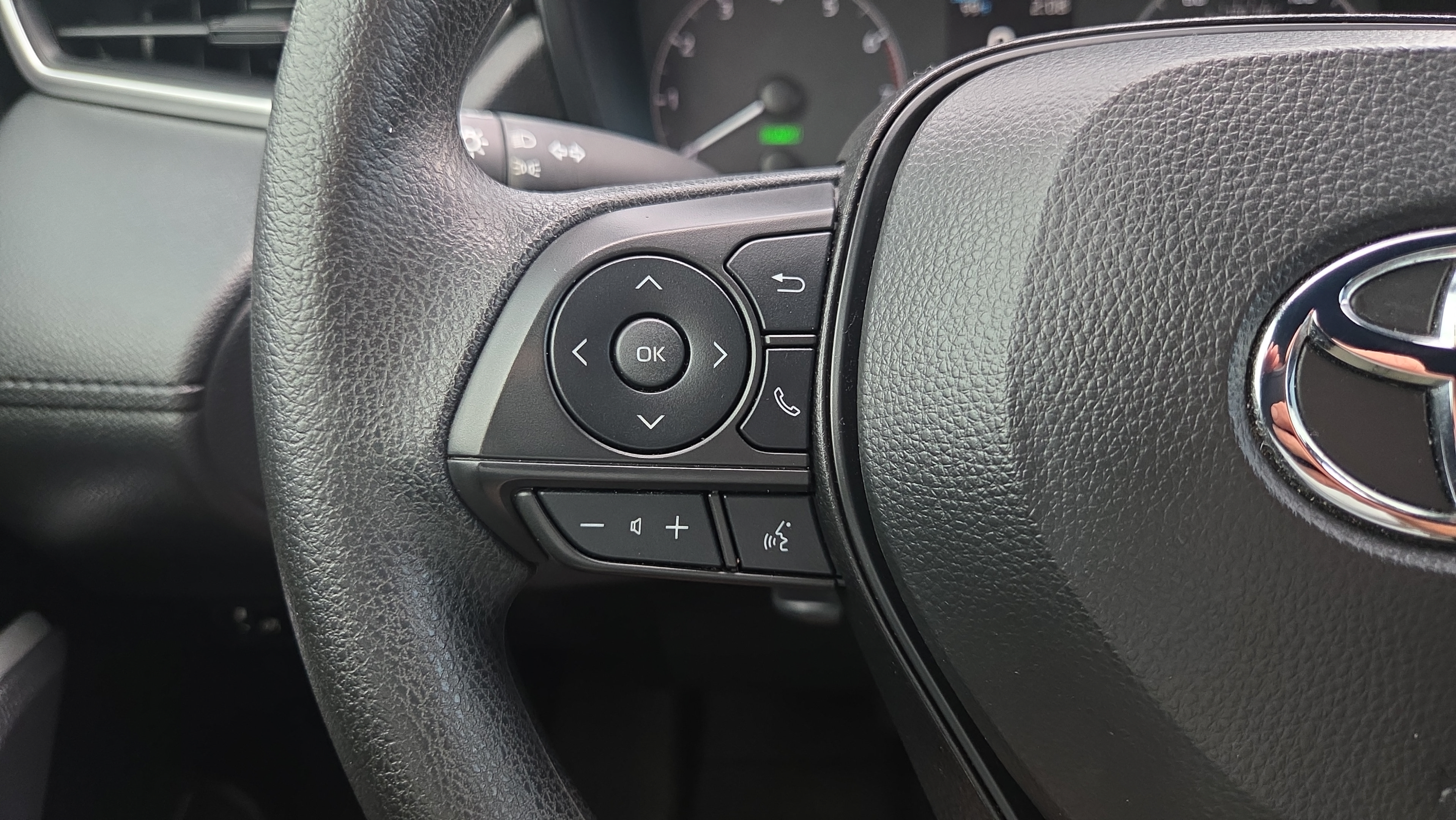 Used 2024 Toyota Corolla Cross AWD Hybrid image 28