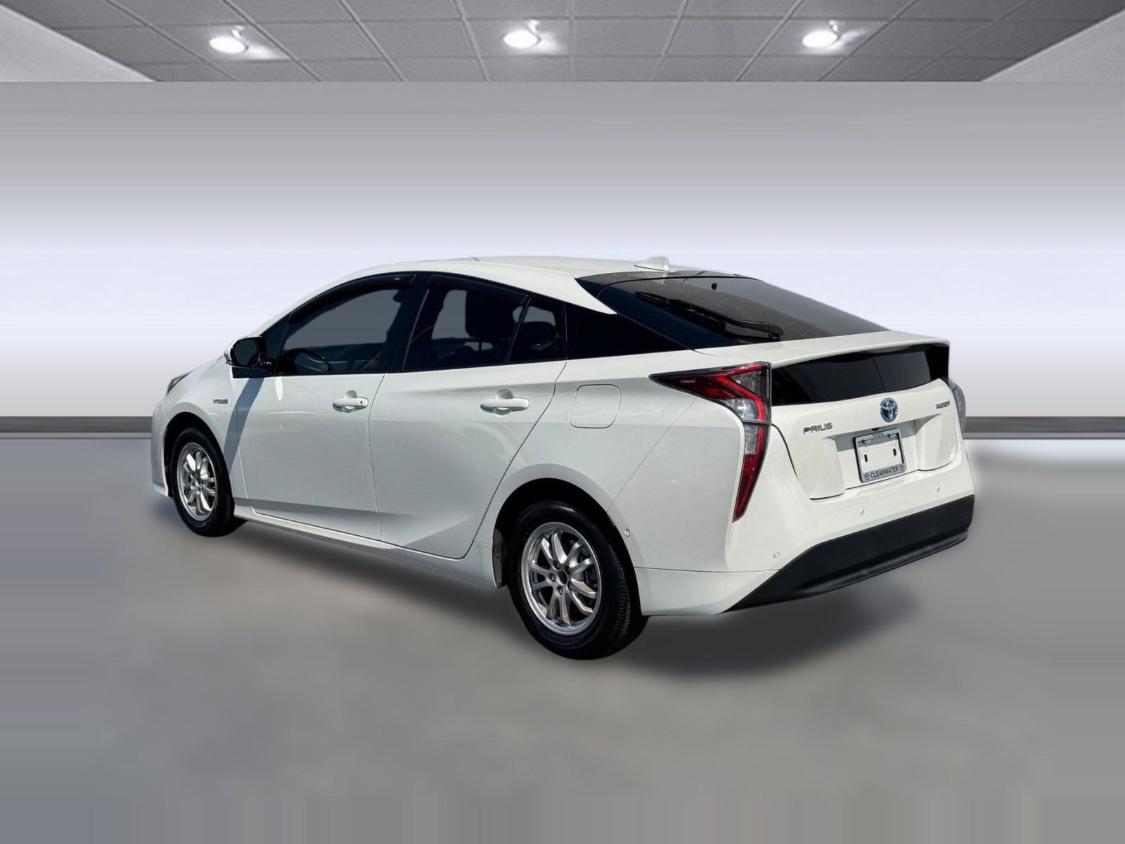 Used 2017 Toyota Prius Three image 3