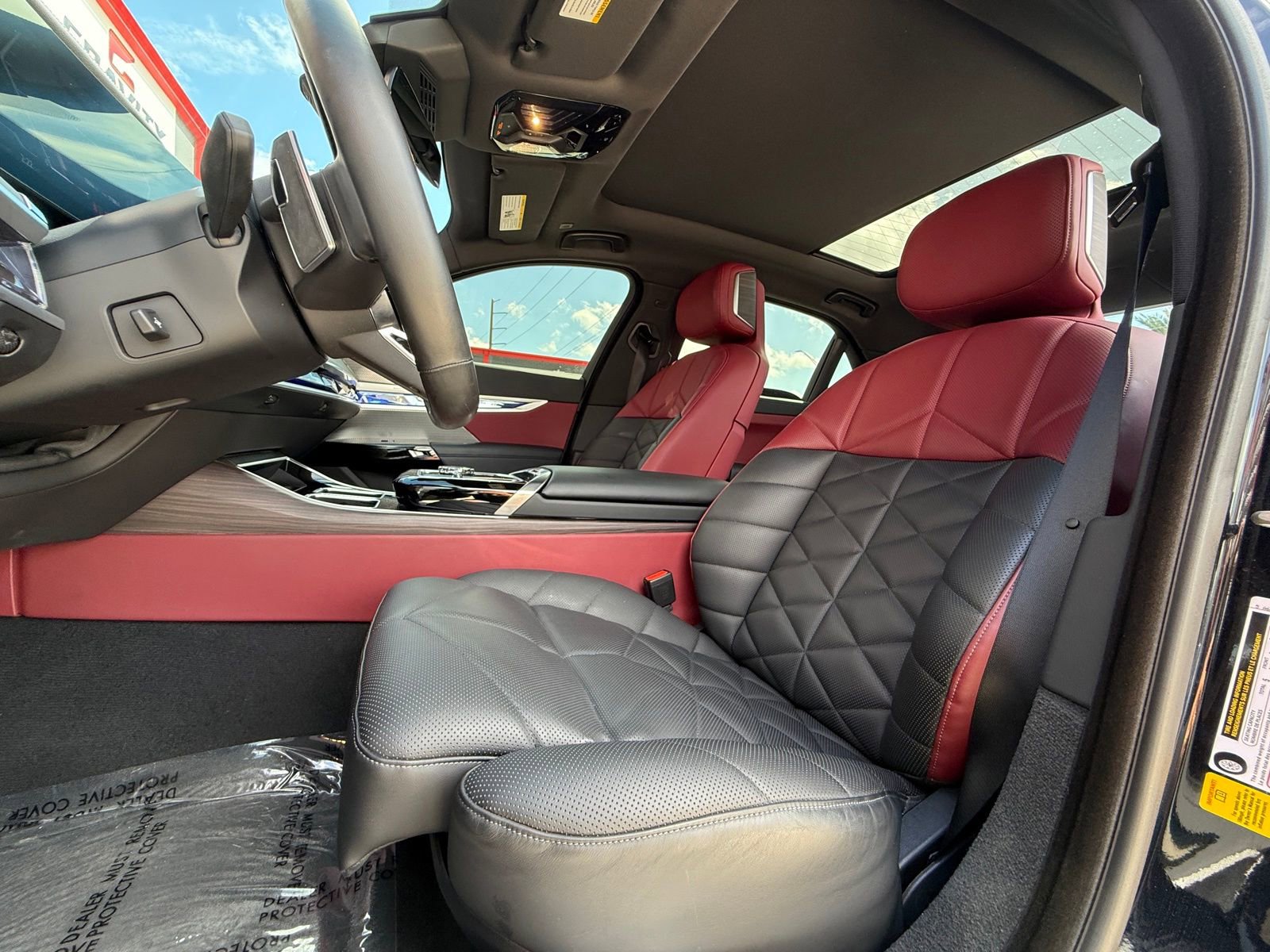 Used 2023 BMW 740i image 16