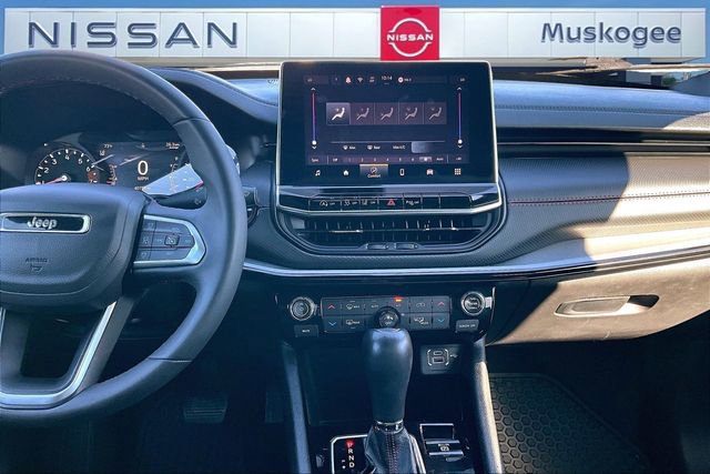 Used 2024 Jeep Compass Trailhawk image 9